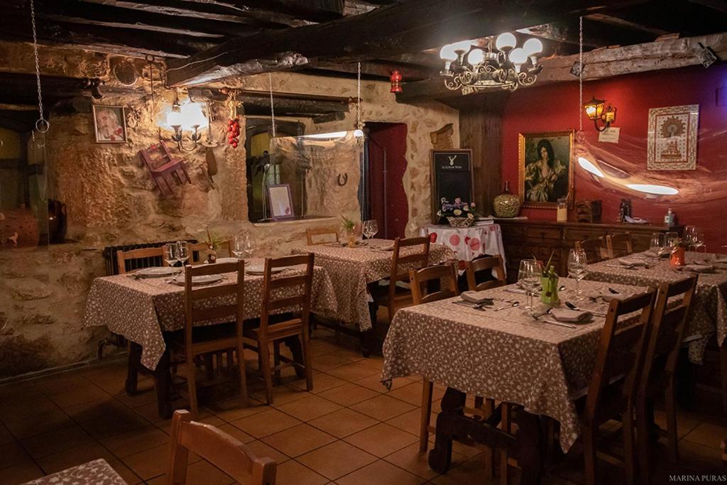 Hostal-Resturante La Moruga Hortiguela Bagian luar foto